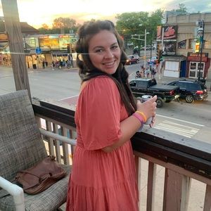 Meet your Posher, Kelly